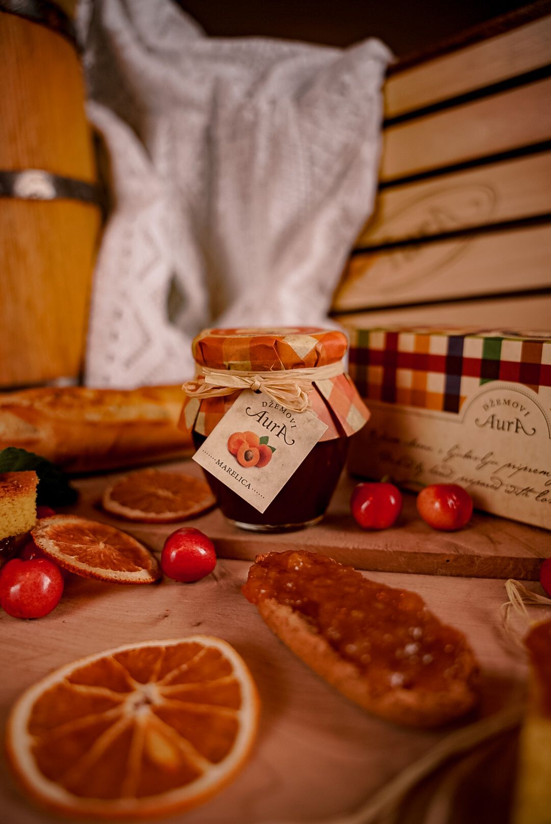 Apricot jam 230g  - Aura