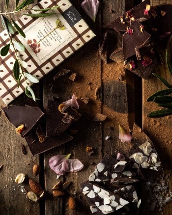 Cioccolato fondente all'olio d'oliva e mandorle 50g - Aura