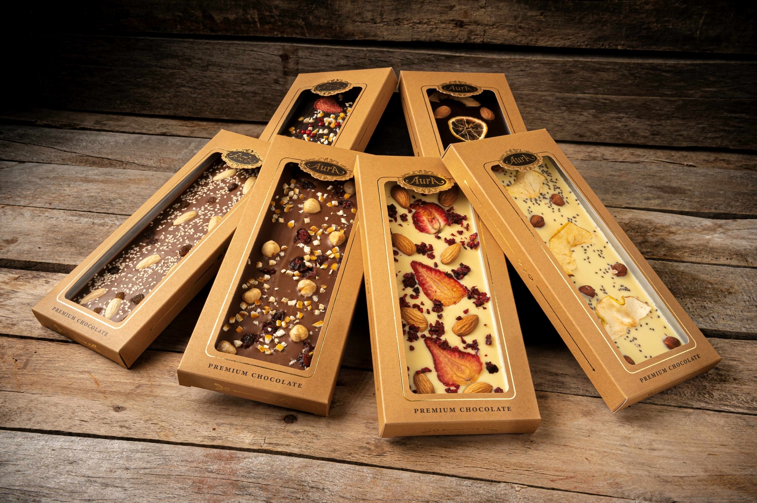 Cioccolato al latte mix di mirtilli rossi, nocciole e arancia 120g  - Aura